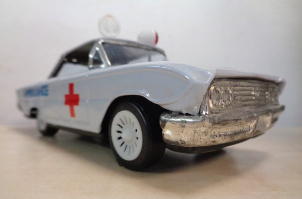 Nice AMBULANCE, Vintage Tin Litho Toy Car, Friction Powered, Siren & Moving Lights, Mint in box For Sale