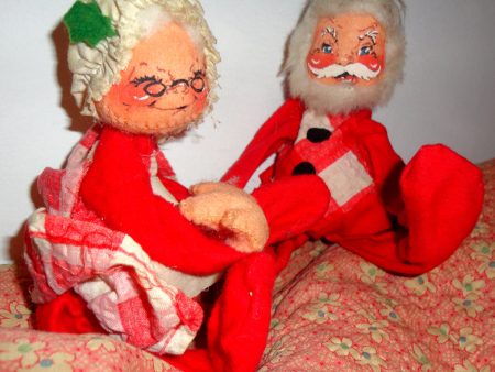 Vintage ANNALEE Santa Claus & Mrs Claus CHRISTMAS Couple For Cheap